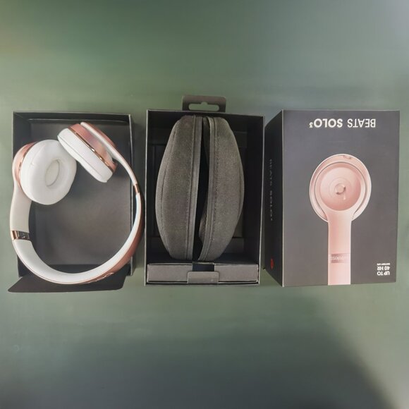 Beats Solo3 Wireless Headband Bluetooth Bass Used Running 98 New - Picture 2 of 15